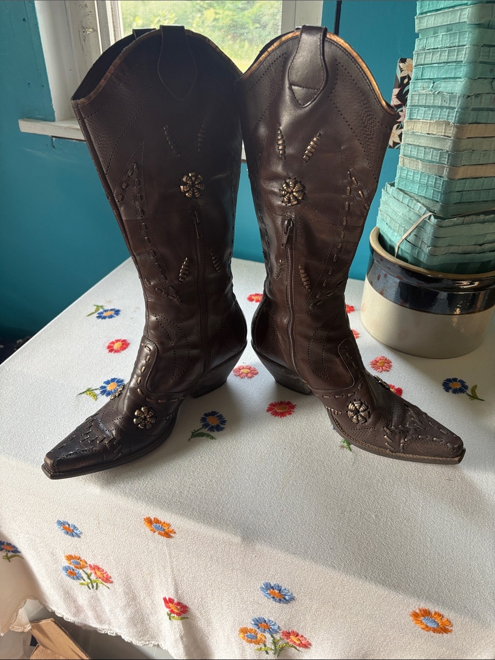 BCBG  Girls Western Embroidered Leather Cowboy Boots —